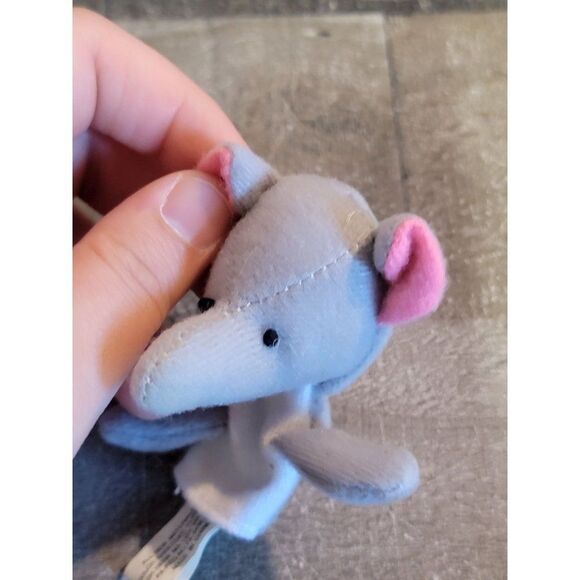 Rhode Island novelty finger puppet elephant toy figure - Picture 2 of 3
